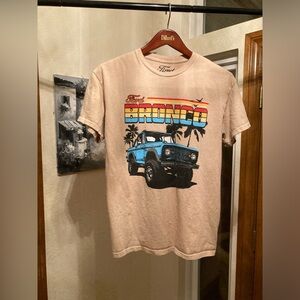 Vintage Tan Ford Bronco Men’s T-Shirt